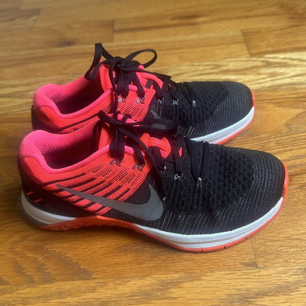 Nike METCON sneaker, weight lifting, running shoes